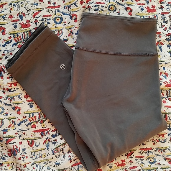 lululemon athletica Pants - Wunder Under 8 Reversible crops 21"